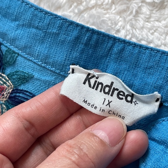 Anthropologie Kindred Embroidered Floral Blouse Blue 1X Button Up 3/4 Sleeve - Picture 6 of 10